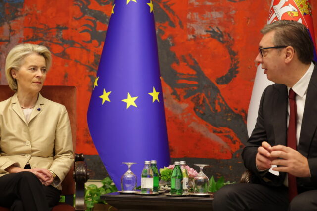 Μεταρρυθμίσεις, κράτος δικαίου και σεβασμό των δημοκρατικών αρχών, ζήτησε από το Βελιγράδι η Ούρσουλα φον ντερ Λάιεν