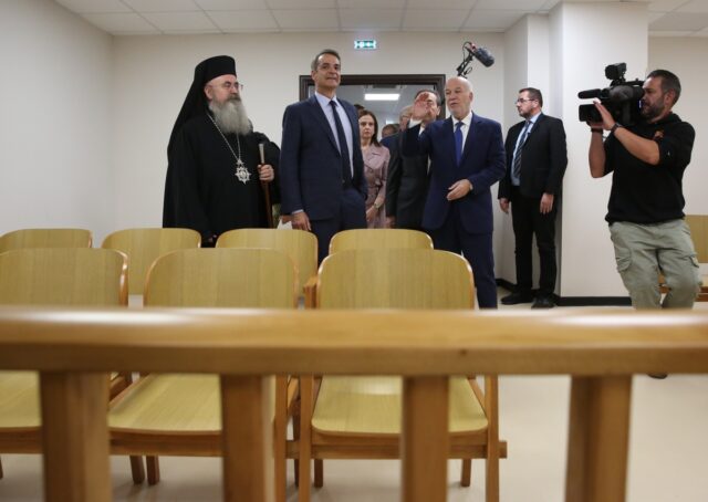 Στα εγκαίνια του νέου κτηρίου της Περιφερειακής Έδρας Περιστερίου του Πρωτοδικείου Αθηνών ο πρωθυπουργός