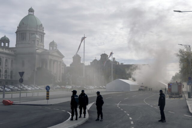 Σερβία: Πρώην υπάλληλος της κρατικής υπηρεσίας πληροφοριών ο δράστης των πυροβολισμών έξω από τη Βουλή