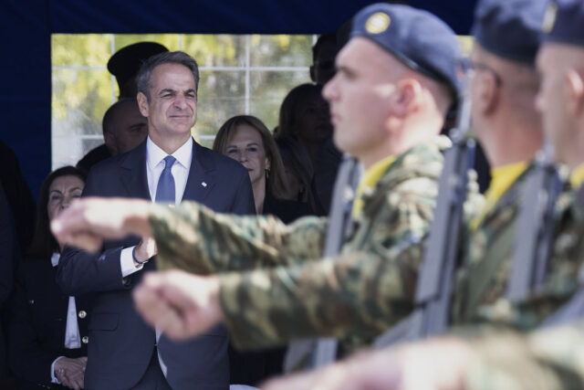 Μήνυμα ενότητας από Μητσοτάκη και Τασούλα: «Η Ελλάδα κοιτά το μέλλον με αυτοπεποίθηση»