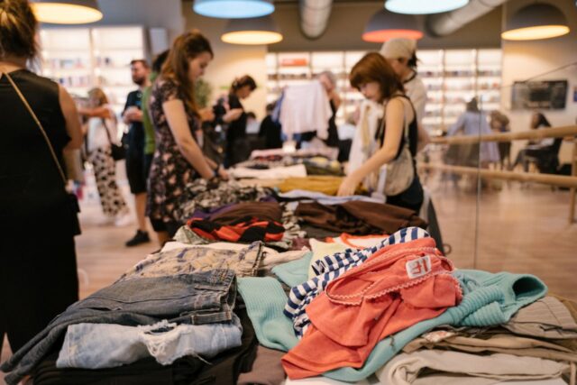 Autumn Swap: Ανταλλαγή ρούχων και βιβλίων και εργαστήριο ραπτικής στο Ινστιτούτο Γκαίτε