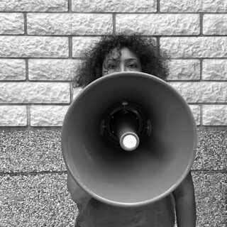 Noisy Words 2025: Μια πρόσκληση για ενόχληση, παρεμβολή και αποδόμηση