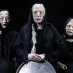 «Οι γριές που μαζεύουν την τσουκνίδα»: Νέες ημερομηνίες παραστάσεων