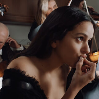 Rosalía: Η ιστορία πίσω από το νέο της τραγούδι Berghain και οι καλύτερες αντιδράσεις στα σόσιαλ