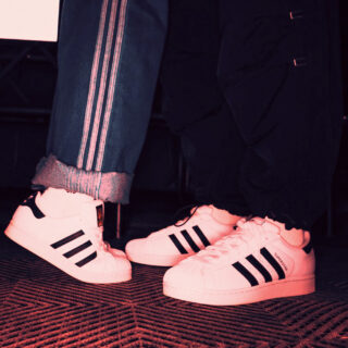 adidas Originals Superstar: Η Αθήνα φόρεσε το πιο iconic sneaker και χόρεψε