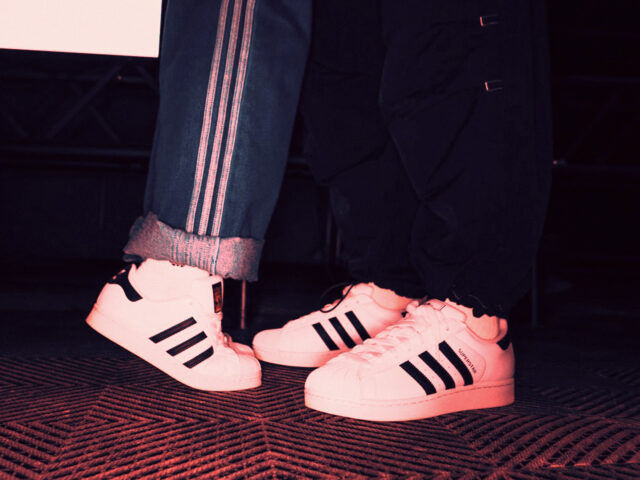 adidas Originals Superstar: Η Αθήνα φόρεσε το πιο iconic sneaker και χόρεψε