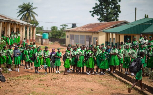 Ένοπλοι απήγαγαν 25 μαθήτριες από οικοτροφείο θηλέων στη Νιγηρία