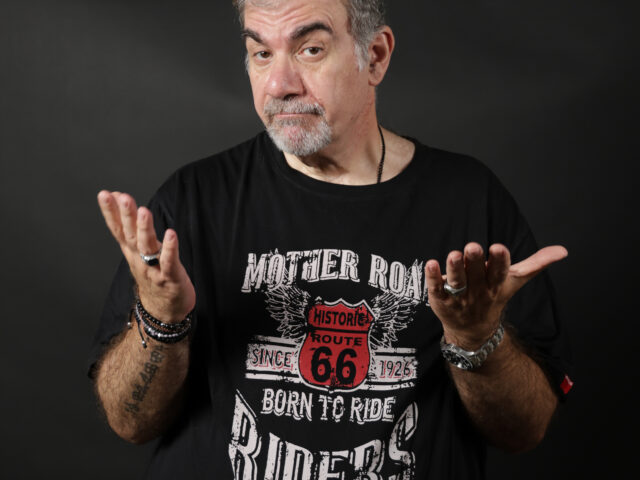 «Το rock που δεν ξεχάσαμε»: Δημήτρης Σταρόβας και Starovas Band στο Κύτταρο