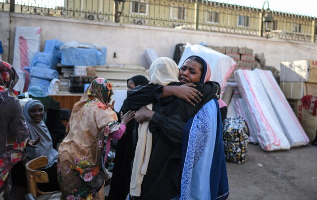 Σουδάν: Δεκάδες χιλιάδες άνθρωποι εγκαταλείπουν πόλεις και χωριά του Νταρφούρ