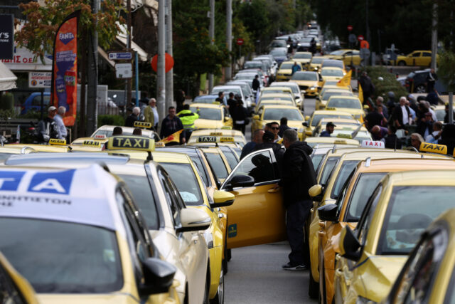 Χωρίς ταξί την Τρίτη και την Τετάρτη η χώρα