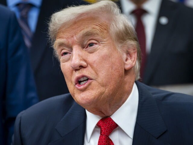 ΗΠΑ: Ο Τραμπ λέει πως θα συναντηθεί αύριο με τον «κομμουνιστή» Μαμντάνι