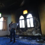 Ισραηλινοί έποικοι βανδάλισαν και πυρπόλησαν τέμενος στη Δυτική Όχθη