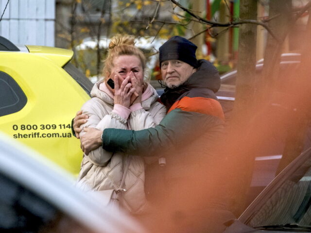 Αυξάνεται ο απολογισμός των θυμάτων από τη σφοδρή ρωσική επίθεση στο Κίεβο