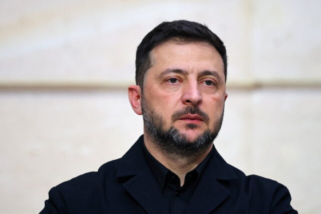 «Έτοιμος για εκλογές» δηλώνει ο Ζελένσκι