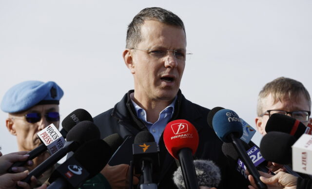 Παραιτήθηκε ο υπουργός Άμυνας της Ρουμανίας – Είχε πει ψέματα στο βιογραφικό του