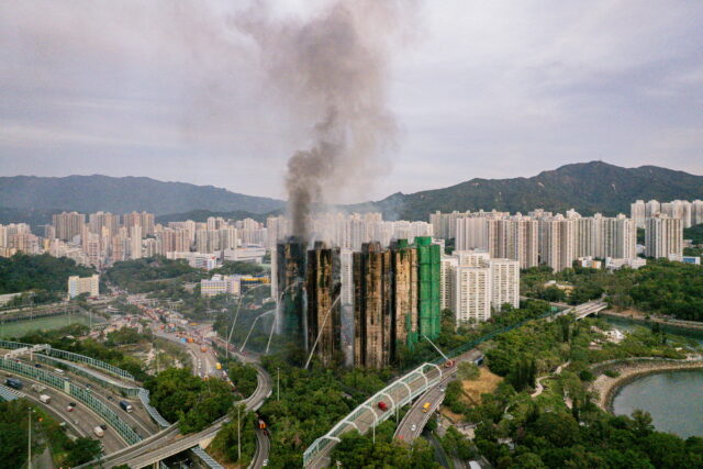 Πυρκαγιά στο Χονγκ Κονγκ: Στους 128 ανήλθε ο αριθμός των νεκρών