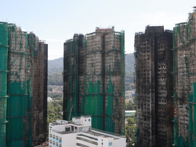 Χονγκ Κονγκ: 13 συλλήψεις για τη φονική πυρκαγιά