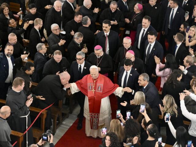 Τουρκία: Επίσκεψη Πάπα Λέοντα ΙΔ’ στον Καθολικό Καθεδρικό Ναό Αγίου Πνεύματος στην Κωνσταντινούπολη