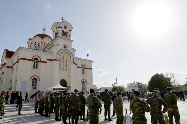 Κρήτη: Θρήνος στην κηδεία του 19χρονου ΕΠΟΠ