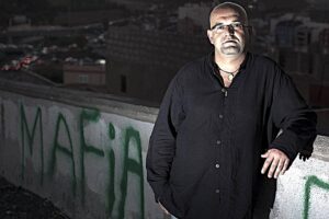 «Πέθανε με το πάσο σου»: Όταν το νουάρ γίνεται σύγχρονη λογοτεχνία αξιώσεων