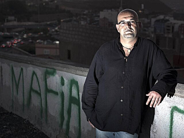 «Πέθανε με το πάσο σου»: Όταν το νουάρ γίνεται σύγχρονη λογοτεχνία αξιώσεων