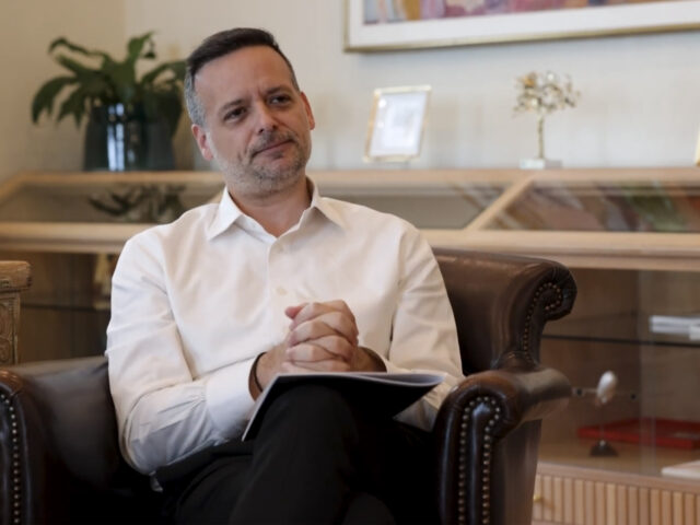 Χάρης Δούκας: «Η στέγη είναι δικαίωμα και όχι χρηματοοικονομικό προϊόν»