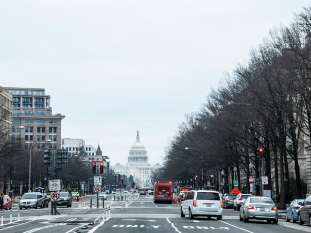 ΗΠΑ: Δικαστήριο διατάσσει την κυβέρνηση Τραμπ να αποσύρει την εθνοφρουρά από την Ουάσιγκτον