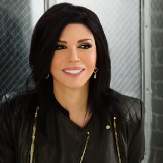 Andy James: «Θέλω να δείξω στο κοινό μου μια καλλιτέχνιδα με πολλά πρόσωπα»