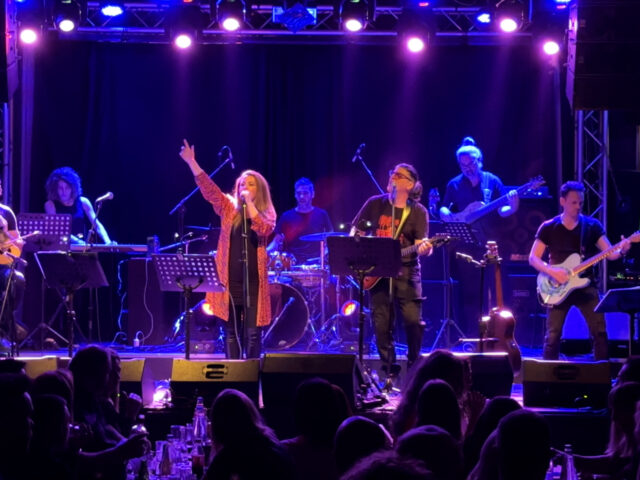 Οι Όναρ γιορτάζουν τα 26 χρόνια παρουσίας τους στο Holywood Stage