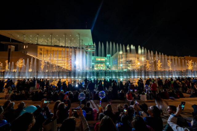 Ο Χριστουγεννιάτικος Κόσμος του ΚΠΙΣΝ ζωντανεύει σε μια λαμπερή γιορτή