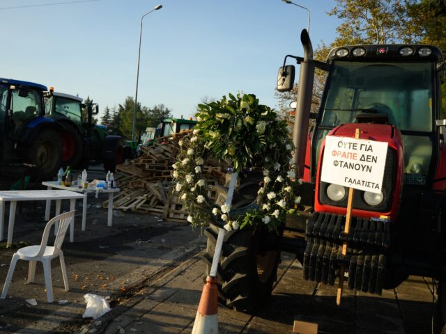 Παραμένουν στα μπλόκα οι αγροτοκτηνοτρόφοι της Μακεδονίας – Ανακοίνωσαν κινητοποιήσεις για αύριο
