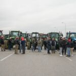 Αγροτικές κινητοποιήσεις: Κομβόι με νεκροφόρες στο μπλόκο των Μαλγάρων [ΒΙΝΤΕΟ]