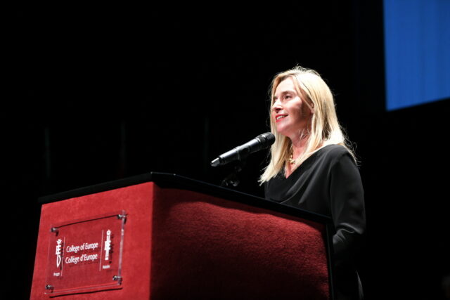 Η Φεντερίκα Μογκερίνι παραιτήθηκε από διευθύντρια του Κολλεγίου της Ευρώπης