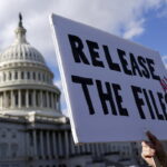 Νέες αποκαλύψεις «καίνε» τον Τραμπ – Ταξίδεψε τουλάχιστον 8 φορές με το ιδιωτικό τζετ του Επστιν