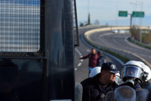 Προθεσμία για να απολογηθούν πήραν οι συλληφθέντες αγρότες στη Λάρισα