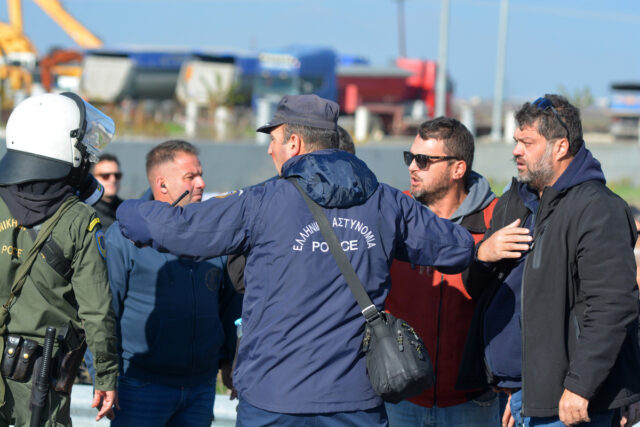 Αγρότες: Συγκέντρωση στη Λάρισα για τους συλληφθέντες