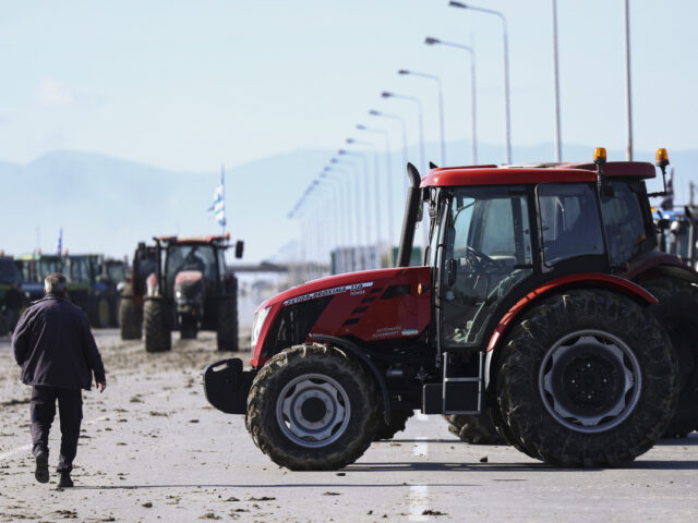 Αγροτικές κινητοποιήσεις: Κλειστή και σήμερα η Εθνική Oδός Αθηνών–Θεσσαλονίκης στη Νίκαια