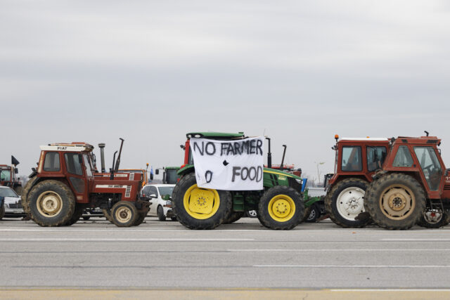 Κινητοποιήσεις αγροτών και κτηνοτρόφων της Ηλείας – Μπλόκο στον κόμβο του Πύργου