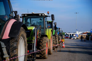 Κλιμακώνουν οι αγρότες: Επ΄ αόριστον αποκλεισμός στο τελωνείο του Προμαχώνα