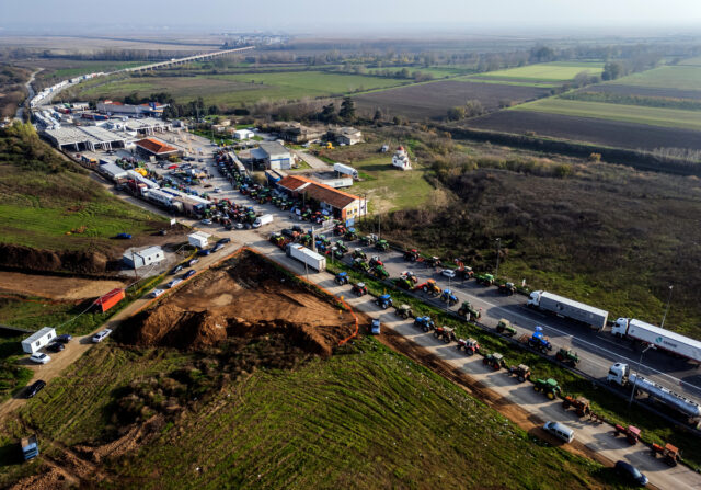 Αλεξανδρούπολη: Κλειστός για τα φορτηγά ο κόμβος Ορμενίου – Ουρά χιλιομέτρων στο Τελωνείο των Κήπων
