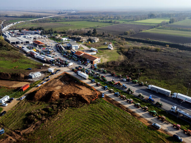 Αλεξανδρούπολη: Κλειστός για τα φορτηγά ο κόμβος Ορμενίου – Ουρά χιλιομέτρων στο Τελωνείο των Κήπων