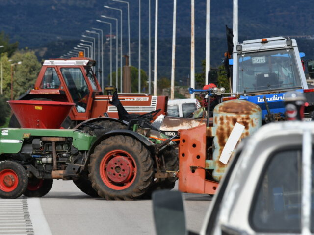 Στον «χορό» των μπλόκων και οι αγρότες της Χαλκιδικής