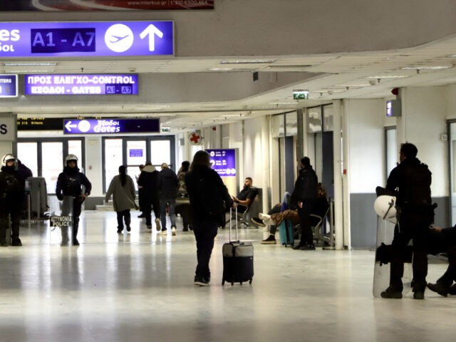 Αγροτικές κινητοποιήσεις: Ανοίγει ξανά το αεροδρόμιο στο Ηράκλειο