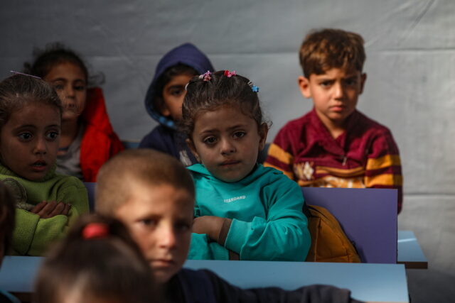 Γάζα: Χιλιάδες παιδιά υποφέρουν από οξύ υποσιτισμό παρά την εκεχειρία