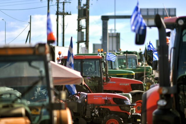 Αγρότης μεταφέρθηκε στο νοσοκομείο μετά από καβγά με αστυνομικούς στα «Πράσινα Φανάρια»
