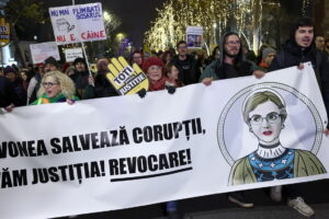 Στους δρόμους βγαίνουν και πάλι χιλιάδες Ρουμάνοι ενάντια στη διαφθορά του δικαστικού συστήματος