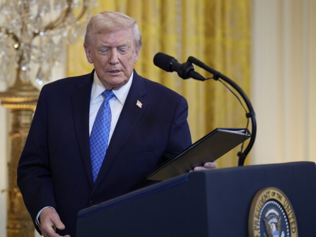 Ο Τραμπ διατάσσει «πλήρη αποκλεισμό» των δεξαμενόπλοιων που κινούνται προς και από τη Βενεζουέλα