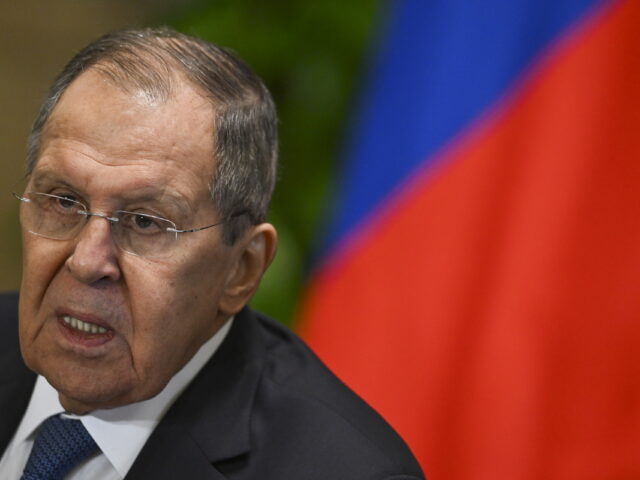 Λαβρόφ: «Η Δύση πρέπει να καταλάβει ότι η Ρωσία έχει τη στρατηγική πρωτοβουλία στην Ουκρανία»