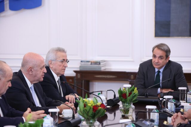 Συλλογικές Συμβάσεις: Στο Μέγαρο Μαξίμου οι κοινωνικοί εταίροι