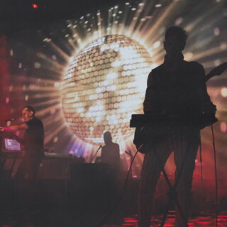 Να xορέψουμε όπως τότε ξανά: Μια νύχτα με τους Mikro στο Gagarin